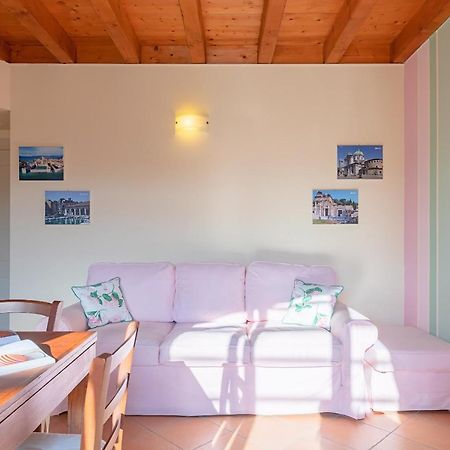 Borgo Del Torchio Apartments By Wonderful Italy Manerba del Garda Exterior foto