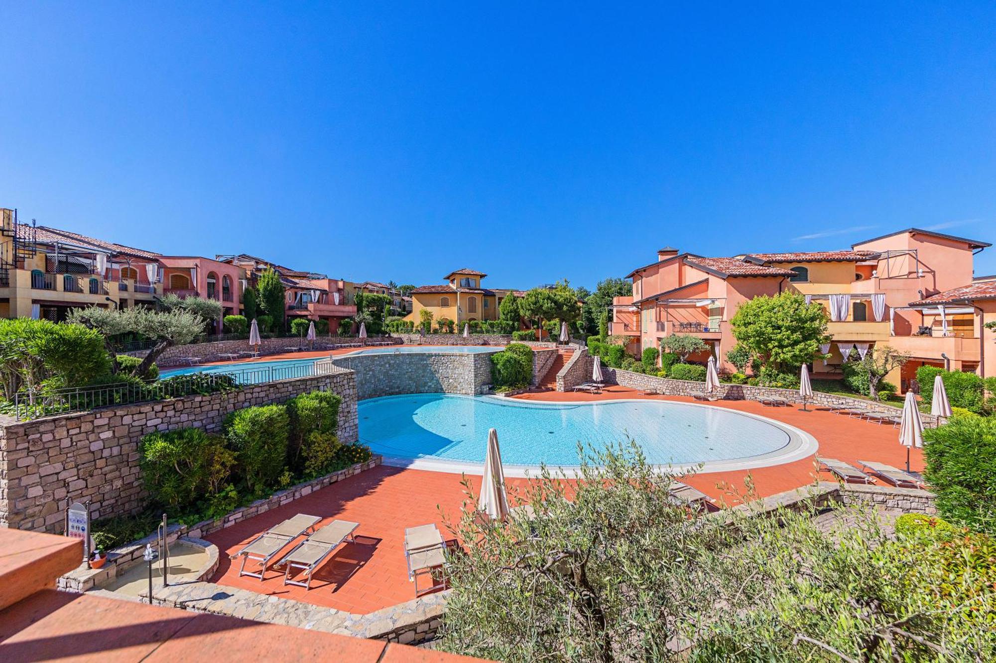 Borgo Del Torchio Apartments By Wonderful Italy Manerba del Garda Exterior foto