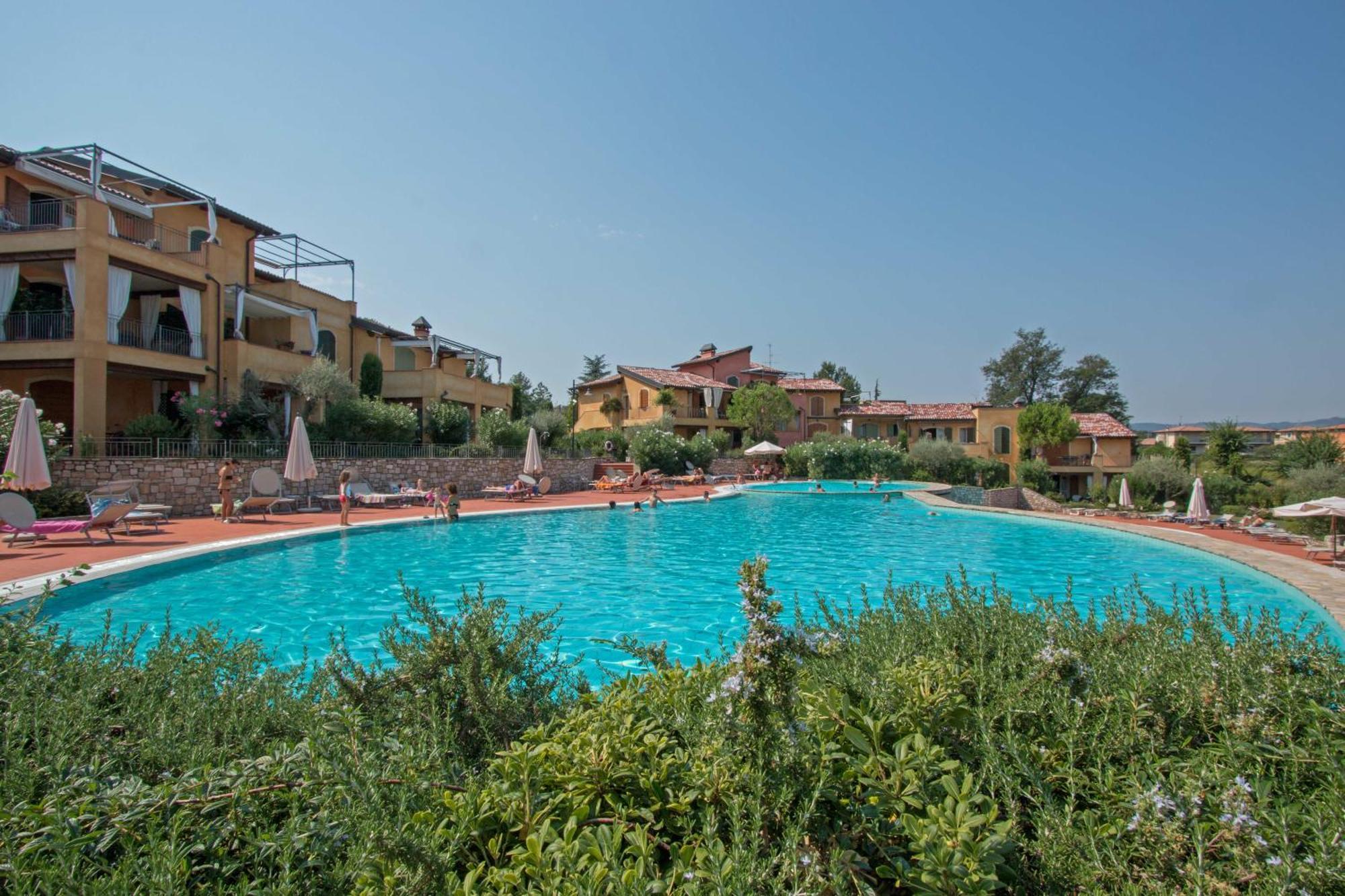 Borgo Del Torchio Apartments By Wonderful Italy Manerba del Garda Exterior foto