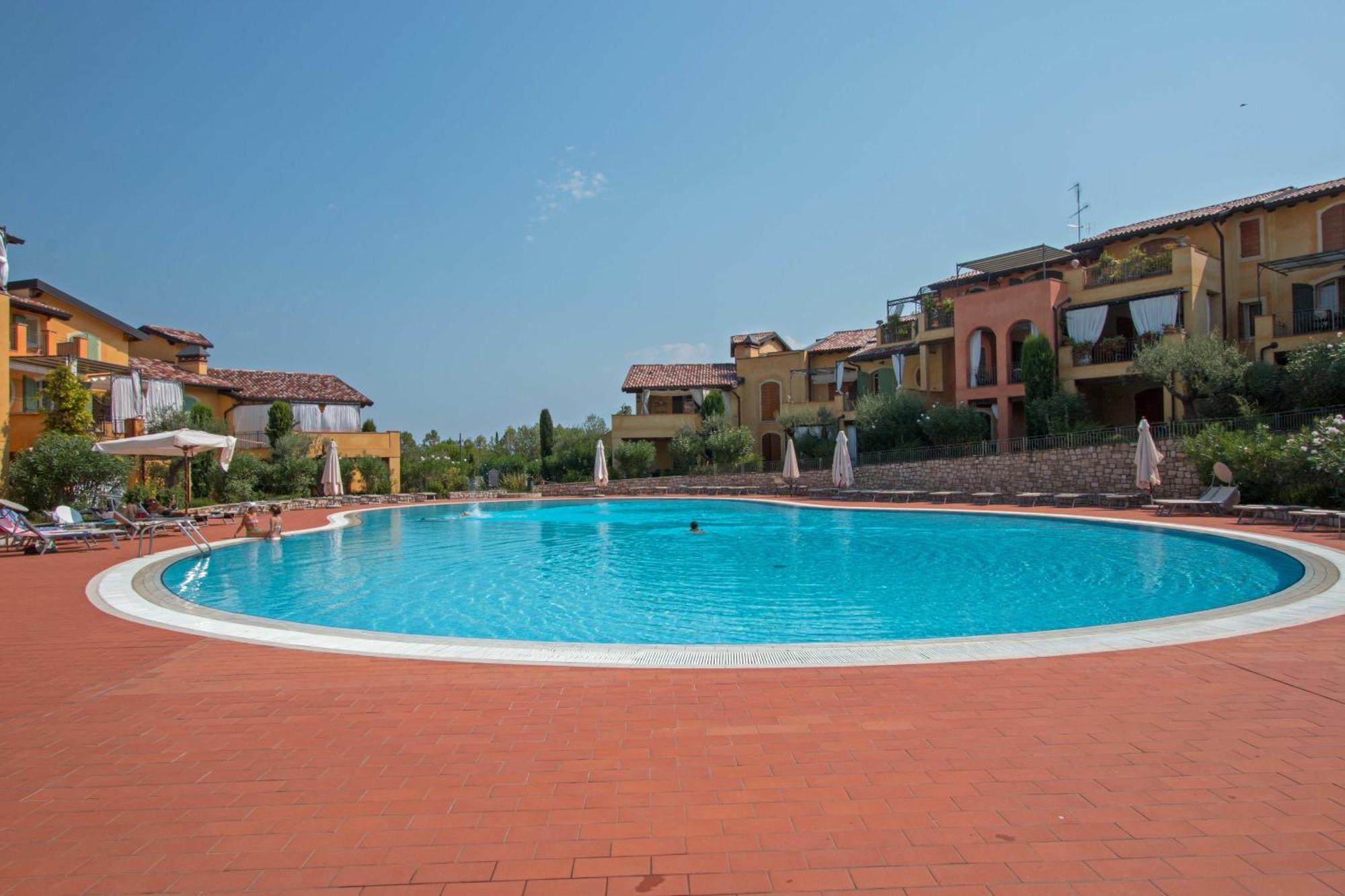 Borgo Del Torchio Apartments By Wonderful Italy Manerba del Garda Exterior foto