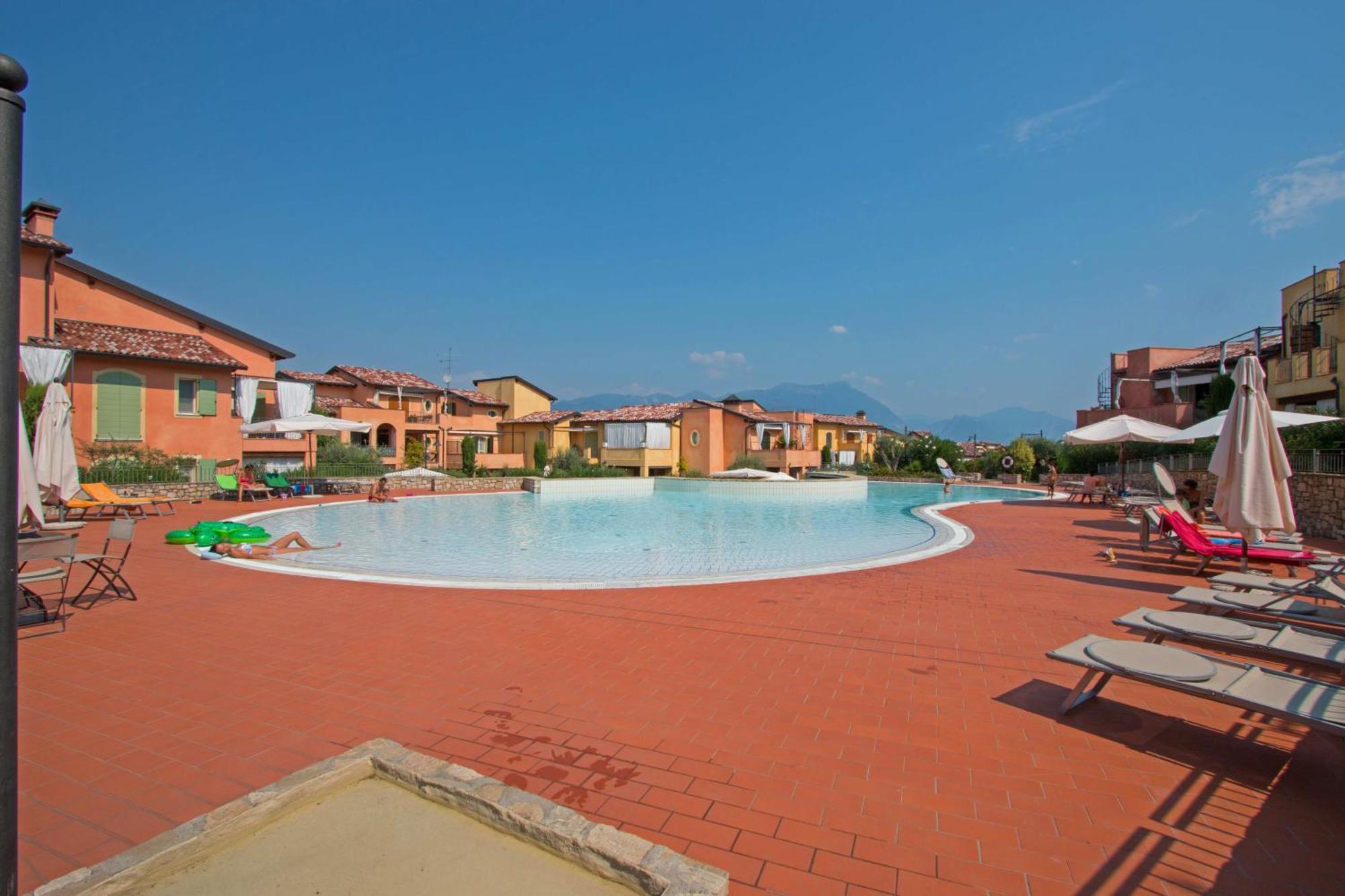 Borgo Del Torchio Apartments By Wonderful Italy Manerba del Garda Exterior foto