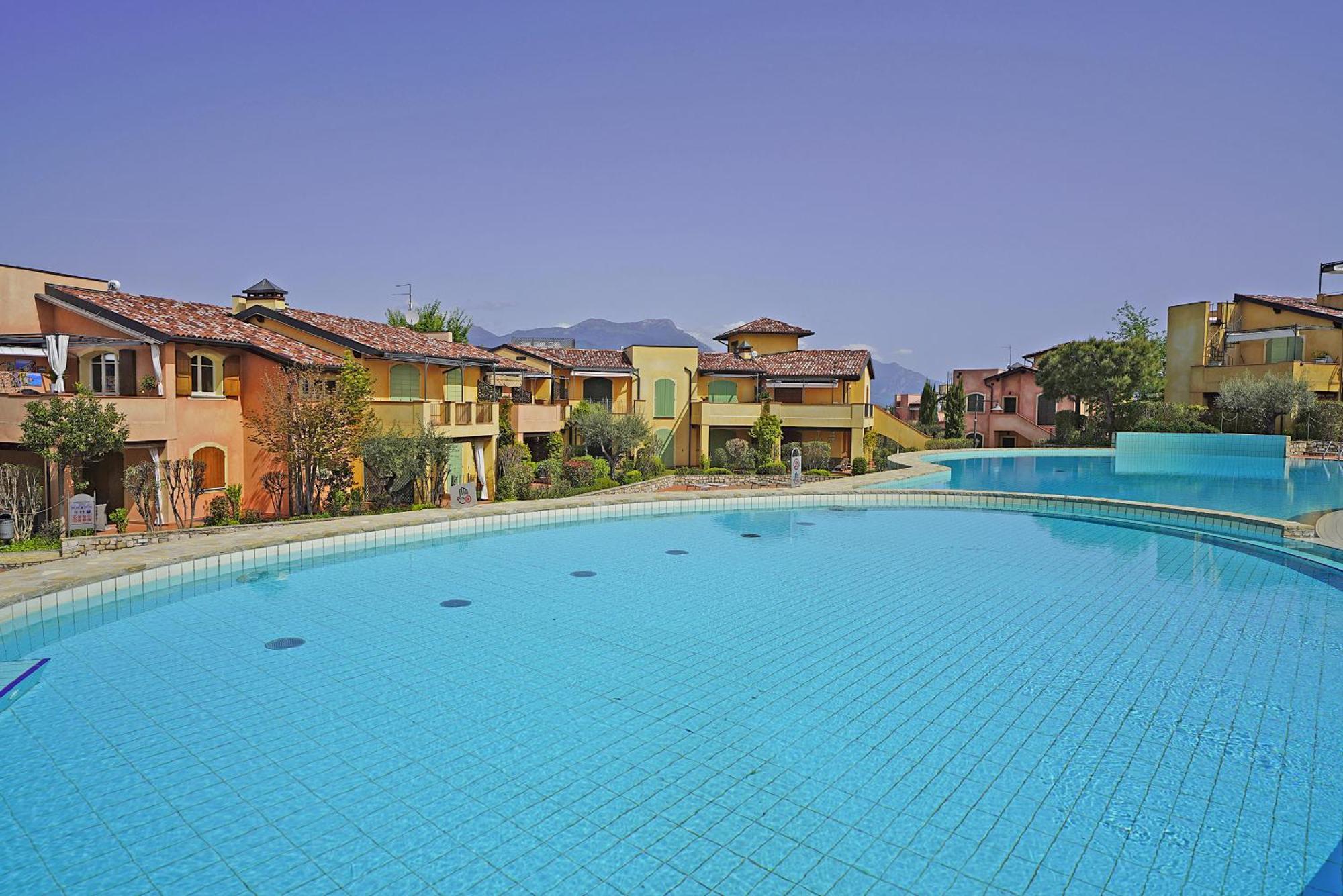 Borgo Del Torchio Apartments By Wonderful Italy Manerba del Garda Exterior foto